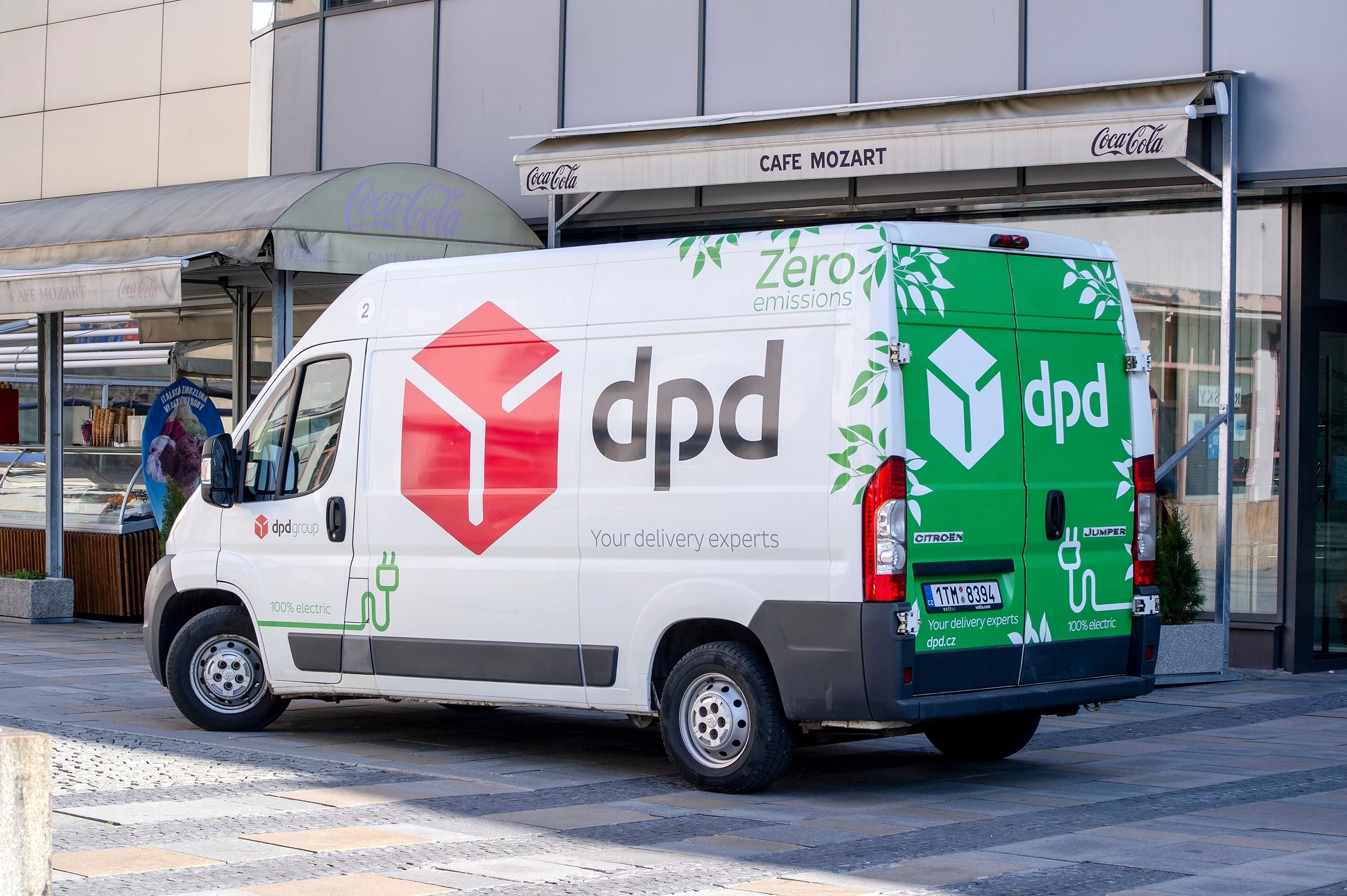 DPD van